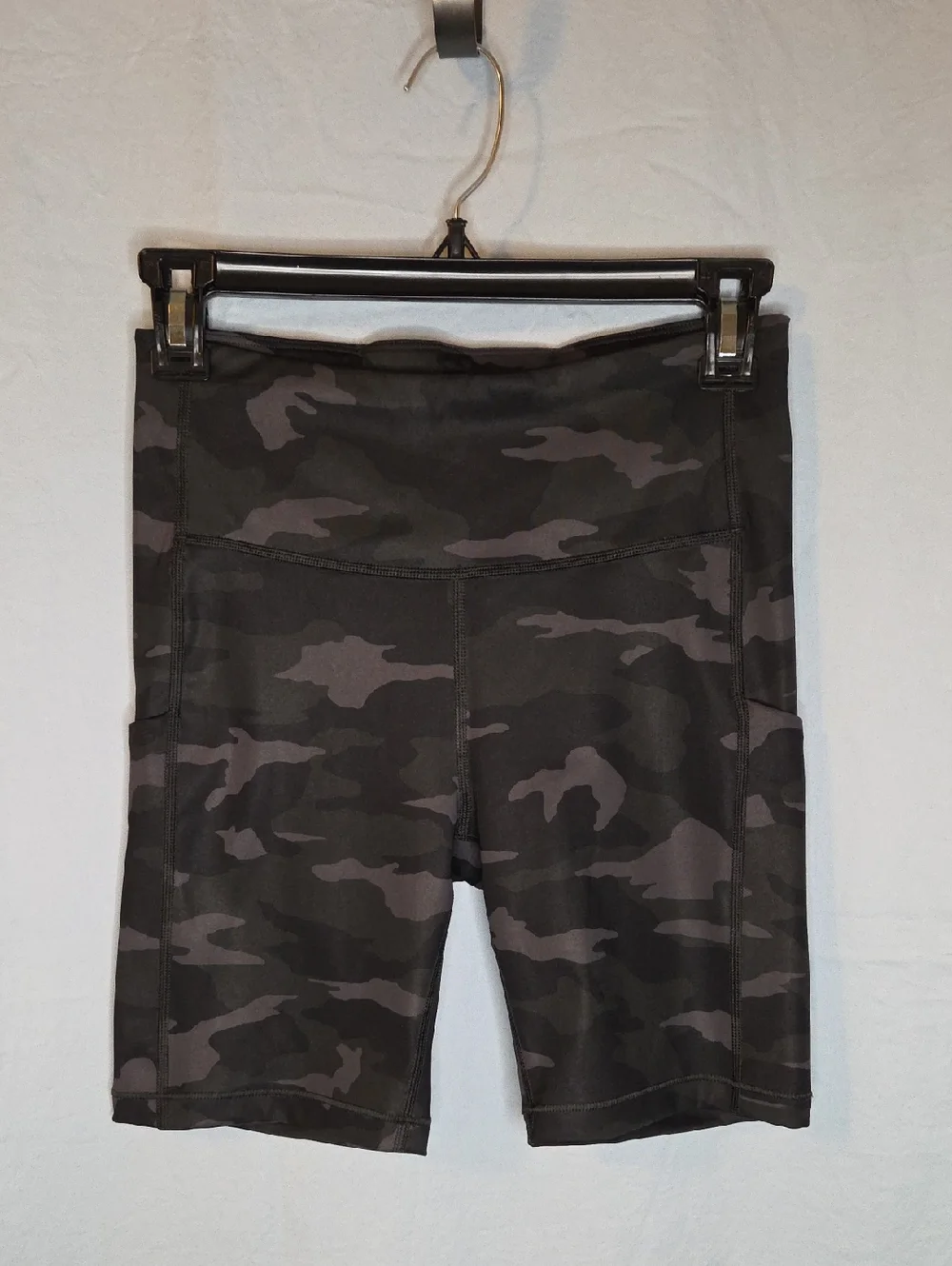 Athleta Ultimate Stash Pocket Camo 7